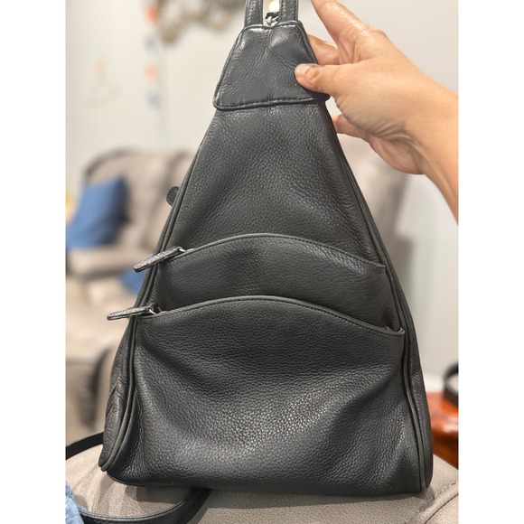 St. John's Bay Handbags - St‎ Johns Bay Black Pebbled Genuine Leather Convertible Sling Backpack Bag